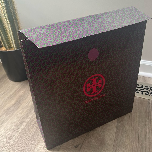 TORY BURCH Monogram Logo Velcro Snap Close Gift Wrap Bag - Picture 1 of 3